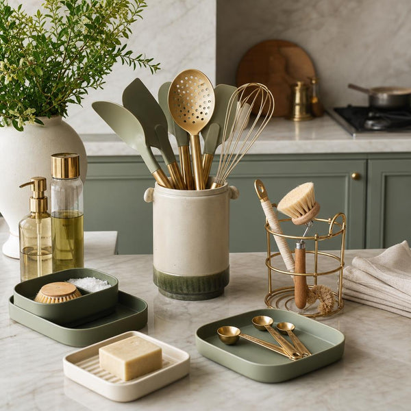 Kitchen & Dining