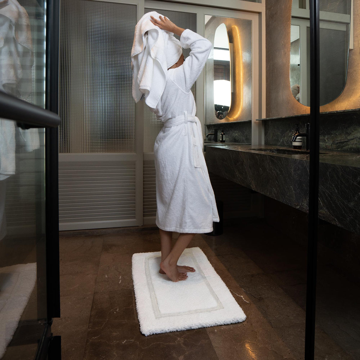 Ultraplush Skid-Resistant Bath Mat, close-up