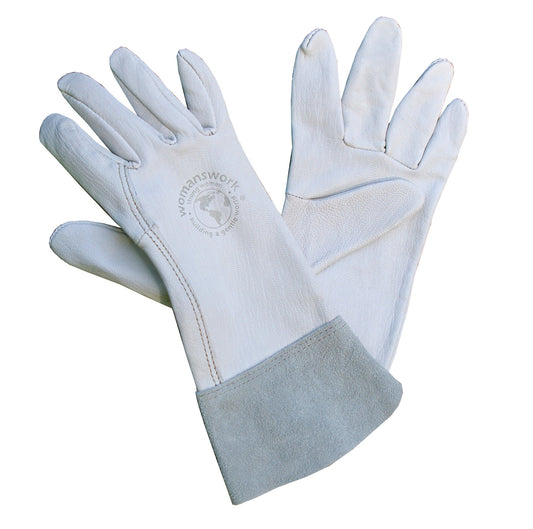 The Gardeners' Goatskin Gloves, lifestyle photo