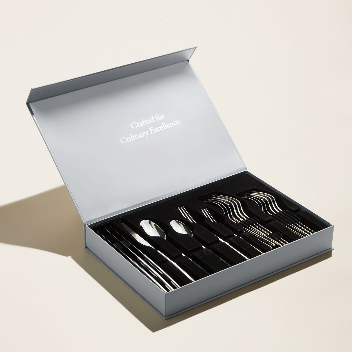 Emilia Mirror 20-Piece Flatware Set, size detail