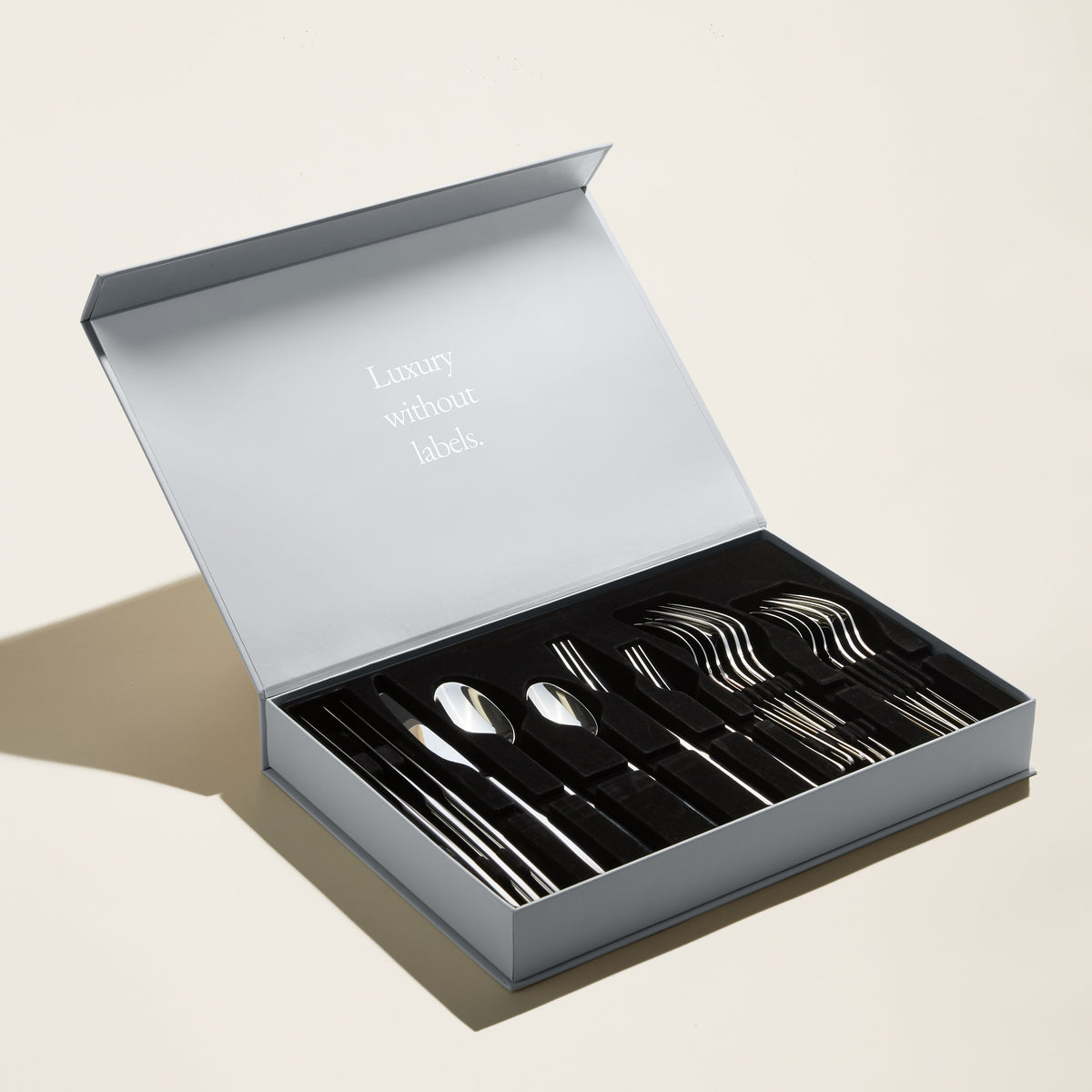 Emilia Mirror 20-Piece Flatware Set, texture detail