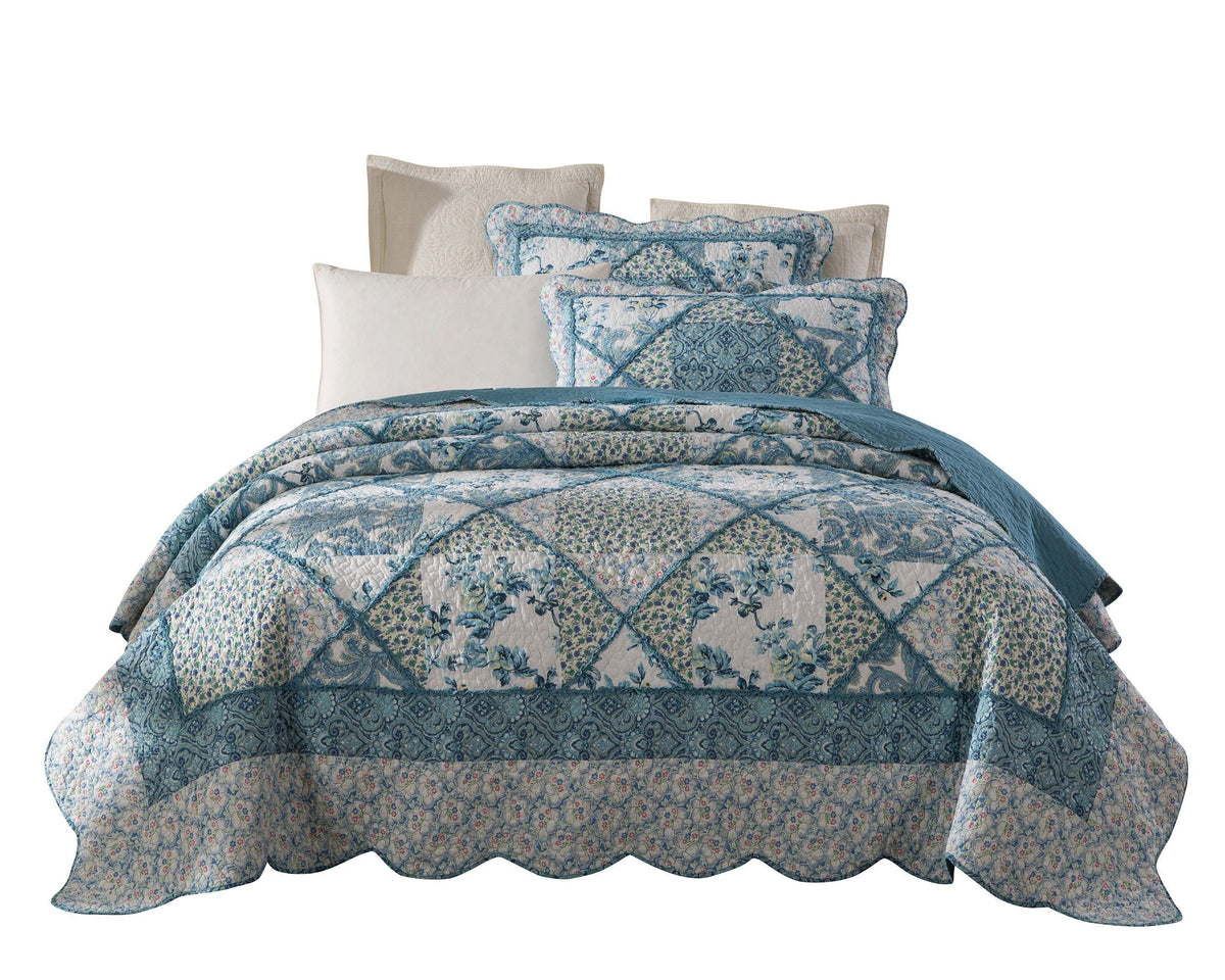 Petal Dance Floral Patchwork Cotton Quilt Set, texture detail